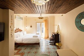 Xuru Downtown Studios