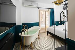 Xuru Downtown Studios