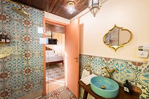 Xuru Downtown Studios