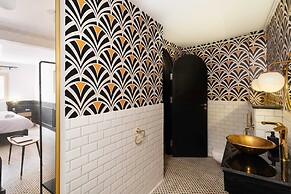 Xuru Downtown Studios