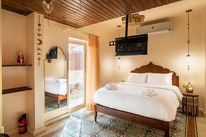 Xuru Downtown Studios