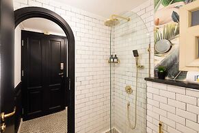 Xuru Downtown Studios