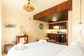 Xuru Downtown Studios