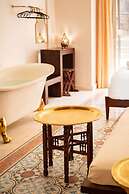 Xuru Downtown Studios