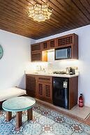 Xuru Downtown Studios