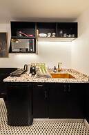 Xuru Downtown Studios