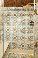 Xuru Downtown Studios