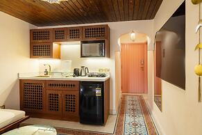 Xuru Downtown Studios