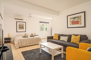 Spacious 3BR Villa with pool and views