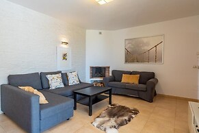 Spacious 3BR Villa with pool and views