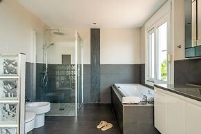 Spacious 3BR Villa with pool and views