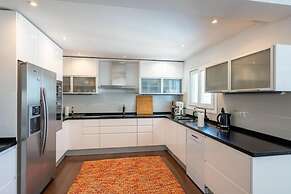 Spacious 3BR Villa with pool and views