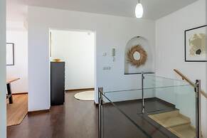 Spacious 3BR Villa with pool and views