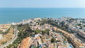 Spacious 3BR Villa with pool and views