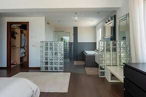 Spacious 3BR Villa with pool and views