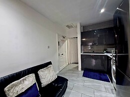 Seaside Bliss Apartment for Style and Comfort