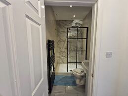 Seaside Bliss Apartment for Style and Comfort