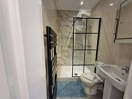 Seaside Bliss Apartment for Style and Comfort