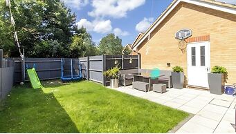 Pet Friendly - Parking - 3 Bedrooms - 6 Guests