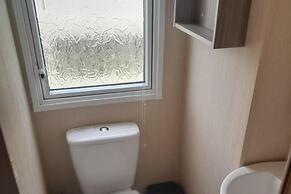 3 Bed-sleeps 6-pet Friendly-5 Min to Beach