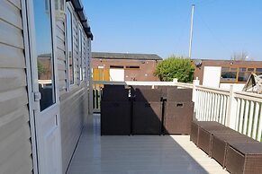 3 Bed-sleeps 6-pet Friendly-5 Min to Beach