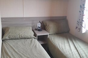 3 Bed-sleeps 6-pet Friendly-5 Min to Beach