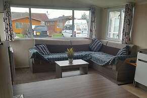 3 Bed-sleeps 6-pet Friendly-5 Min to Beach