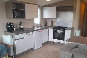 3 Bed-sleeps 6-pet Friendly-5 Min to Beach