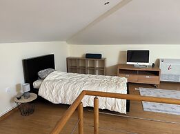 Spacious Quiet Charming Villa With Private Pool and Close to Lisbon