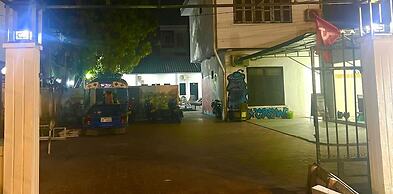 Apatuxay Vientiane Hotel & Apartment
