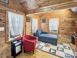 Captain's Quarters, 1.5 Miles to Downtown Ogunquit!
