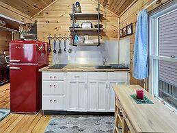 Captain's Quarters, 1.5 Miles to Downtown Ogunquit!