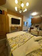 Room in Studio - Luxury Condo-sea View- Near Beach