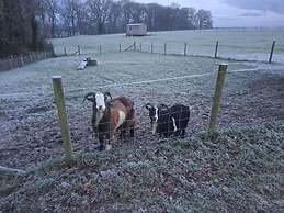 Luxury Shepherds Hut set in a Countryside Setting