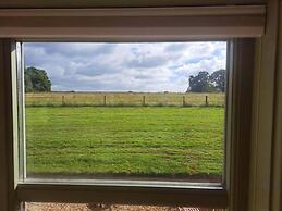 Luxury Shepherds Hut set in a Countryside Setting