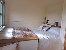 Luxury Shepherds Hut set in a Countryside Setting