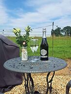 Luxury Shepherds Hut set in a Countryside Setting