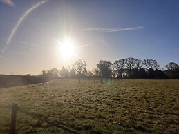Luxury Shepherds Hut set in a Countryside Setting