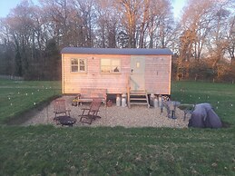 Luxury Shepherds Hut set in a Countryside Setting