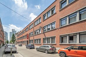 Room-one Bedroom Apartment Near North S