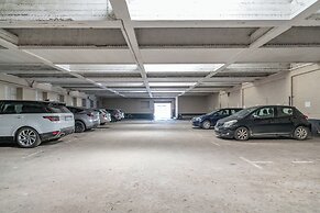 Room-one Bedroom Apartment Near North S