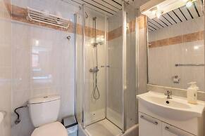 Room-one Bedroom Apartment Near North S