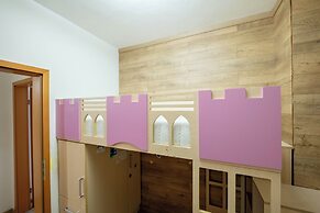 Tirent Apartment - Spacious 2-Bedroom Stay Near Liqeni i Thatë