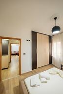 Tirent Apartment - Spacious 2-Bedroom Stay Near Liqeni i Thatë