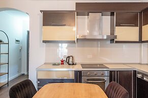 Tirent Apartment Komuna Parisit 2