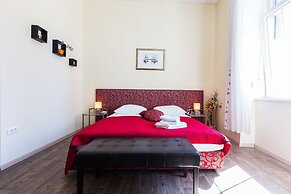 Charming and Historic Old Town Apartments