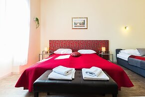 Charming and Historic Old Town Apartments