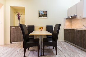 Charming and Historic Old Town Apartments