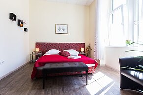 Charming and Historic Old Town Apartments