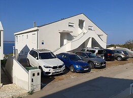 Apartments Lana